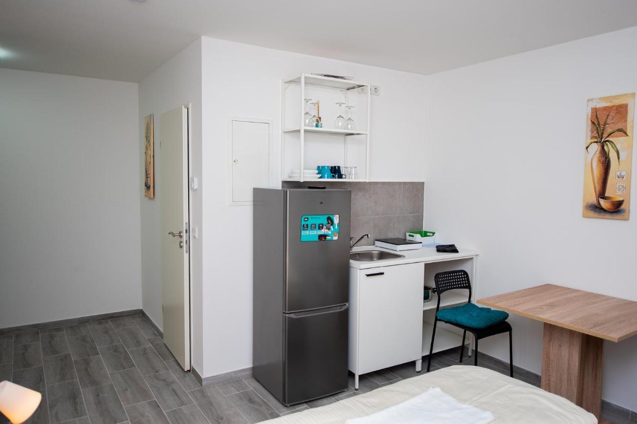 Modern Living Studio Kueche Netflix Inklusive Top Lage Нюрнберг Экстерьер фото