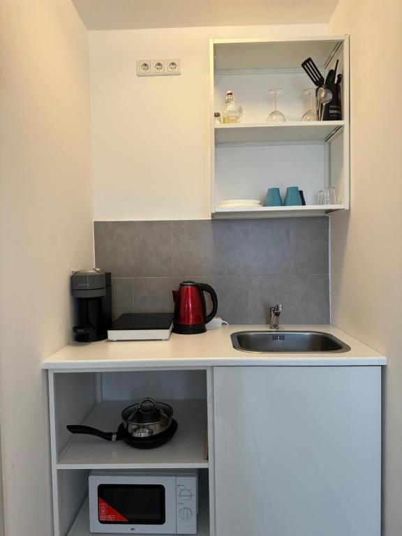 Modern Living Studio Kueche Netflix Inklusive Top Lage Нюрнберг Экстерьер фото