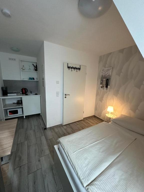 Modern Living Studio Kueche Netflix Inklusive Top Lage Нюрнберг Экстерьер фото